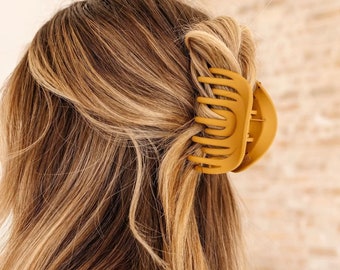 Pinza para el cabello arqueada para cabello grueso, pinza de sujeción fuerte de 7,6 cm para cabello ondulado, pinza mediana mate para uso diario.