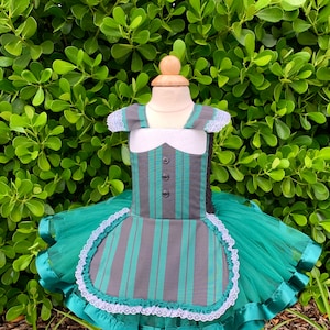 Haunted mansion maid costume, haunted mansion maid dress, haunted mansion cosplay, haunted mansion birthday outfit