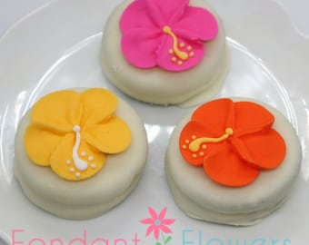 Royal Icing Hibiscus – 24 Edible Luau Cake Cupcake Toppers