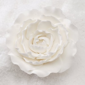 Handmade Gumpaste Ranunculus Flower – Cake Topper