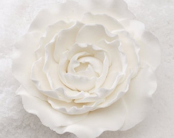 Gumpaste Ranunculus Flowers - 2&quot; or 3&quot; - Ivory, White or Pink - Beautiful Cake Toppers!