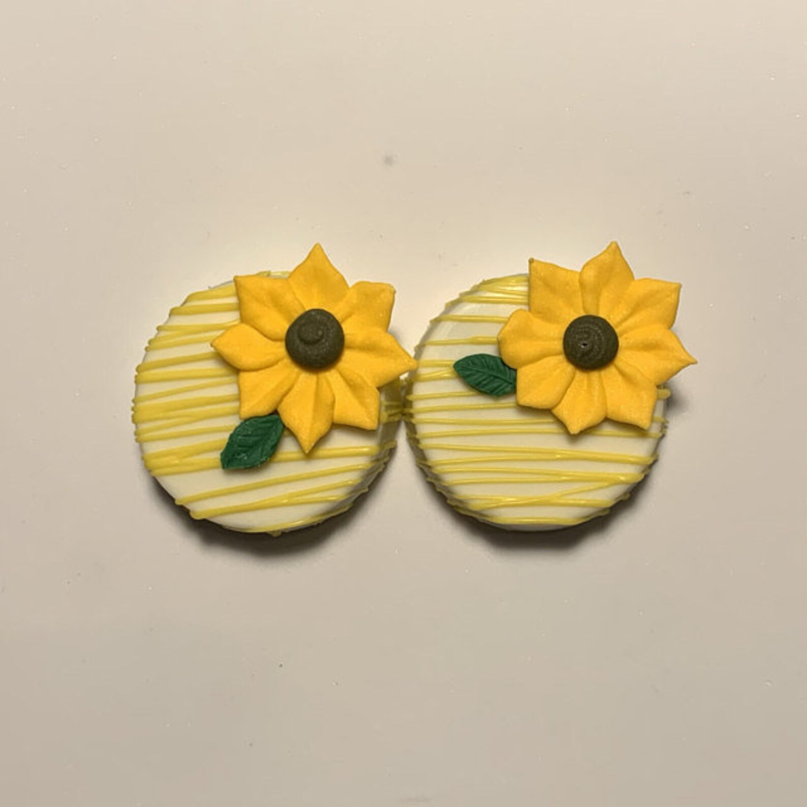 24 Royal Icing Sunflowers for cake decoration cupcake toppers Etsy