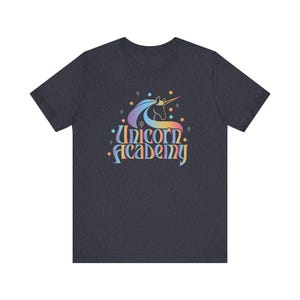 Einhorn-Akademie Unisex Jersey Kurzarm-Shirt