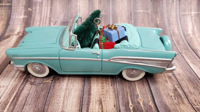 1957 Chevrolet Bel Air with Christmas Tree and Presents Hallmark NIB