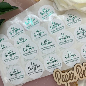 Adesivi sventati personalizzati Let love Glow Wedding. Adesivi per borse da festa. Grazie. Adesivi per candele