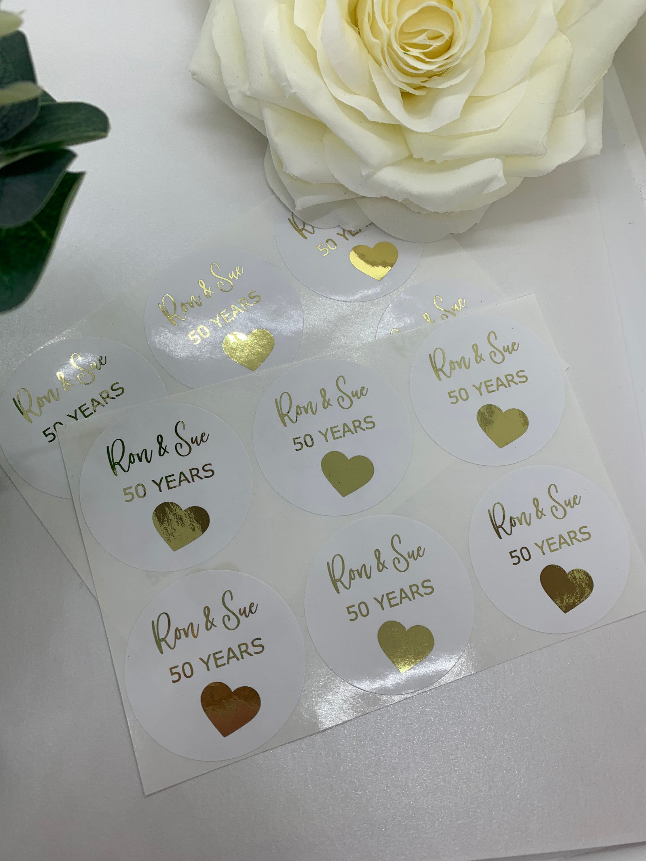 Benvenuti al matrimonio calligrafia personalizzata scritta a mano isolata su bianco scritte