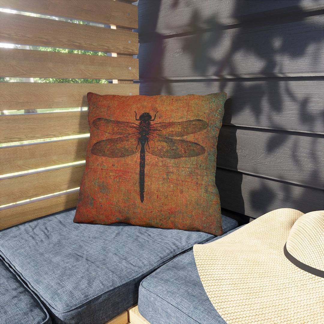 Dragonflies Print Outdoor Pillows, Dragonfly on Distressed Brown