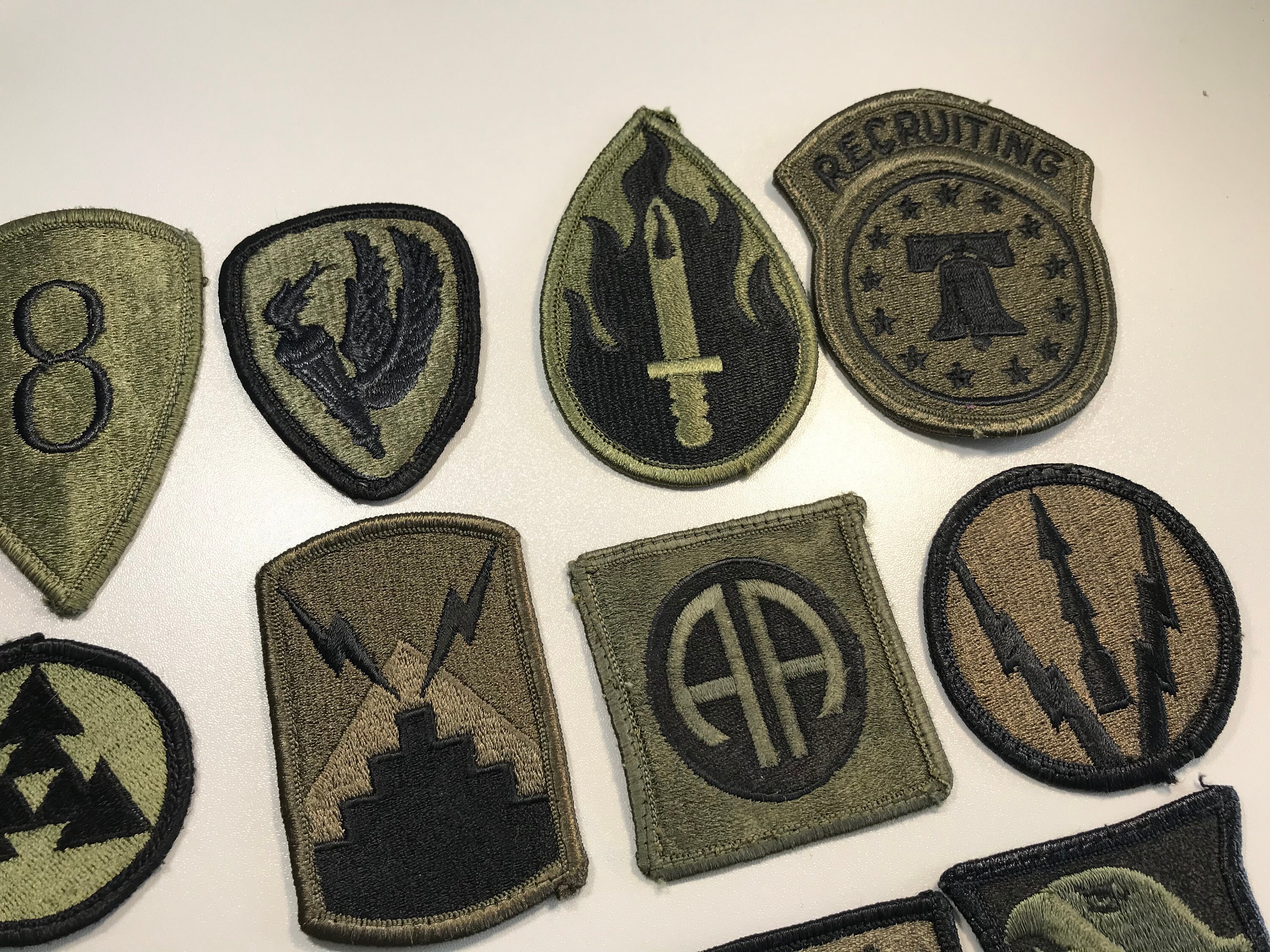 Vintage ARMY PATCHES Military Shoulder Insignia Uniform U.S. Pick a Patch C  