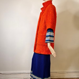 vintage jaren 50/60 getextureerde donzige oranje wollen jas, wollige, zachte zachte jasjas, jas met armbandmouwen
