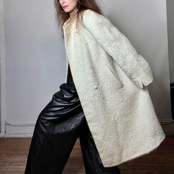 80s coat, shag coat, mohair coat, wool coat, fuzzy coat, furry coat, Made in Italy, raglan sleeve, double breasted coat, A line, swing coat