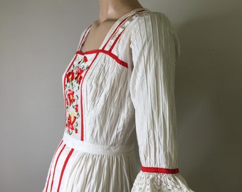 Boho Brautkleid, mexikanisches Brautkleid, Vintage Brautkleid, Häkelspitze, besticktes Kleid, Hippiekleid, Maxi