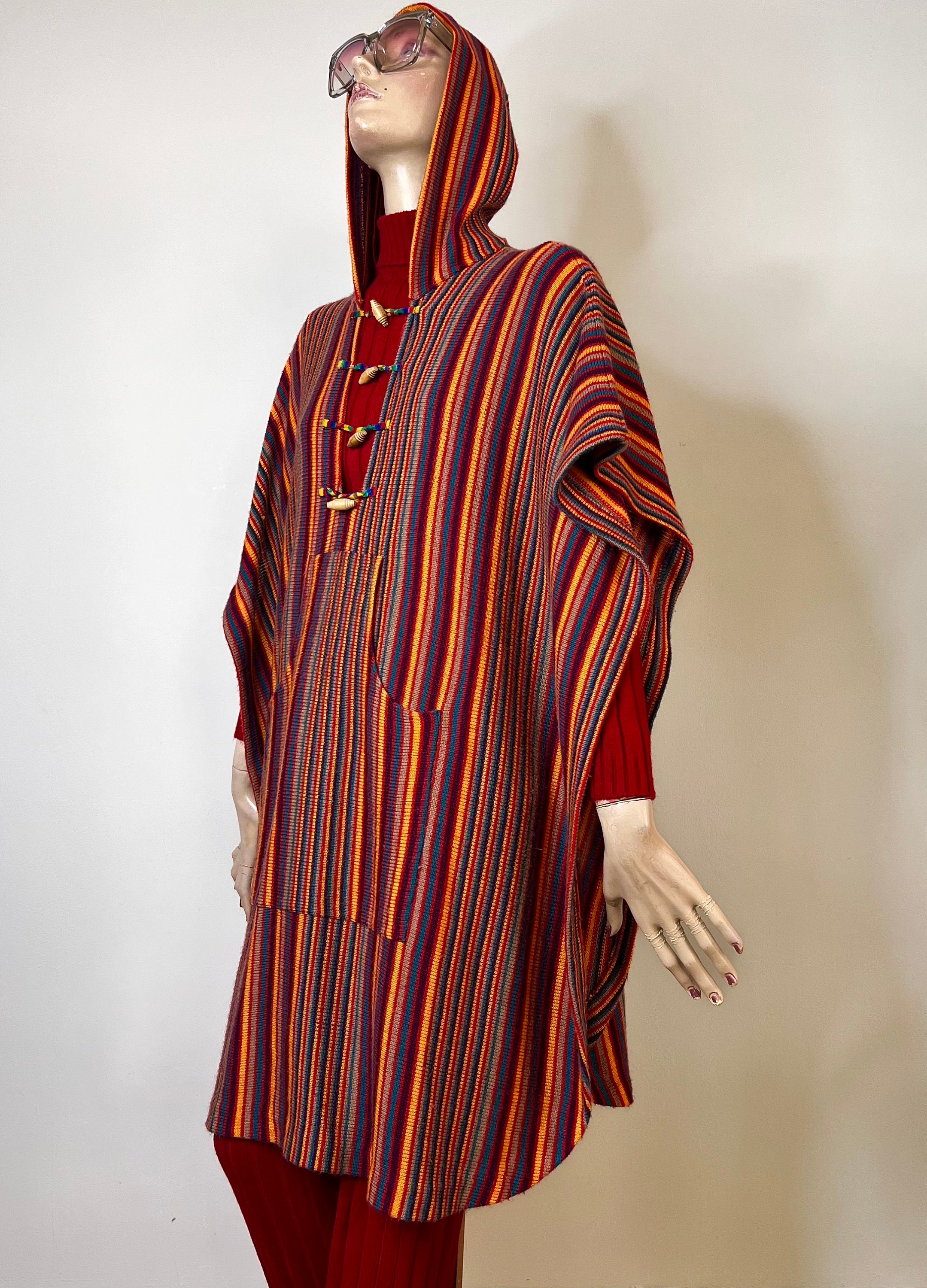 Vintage Poncho, Knit Poncho, 70s Jacket, 70s Cape, Vintage