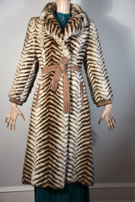 CARRIE BRADSHAW vintage 60s 70s faux fur chevron c