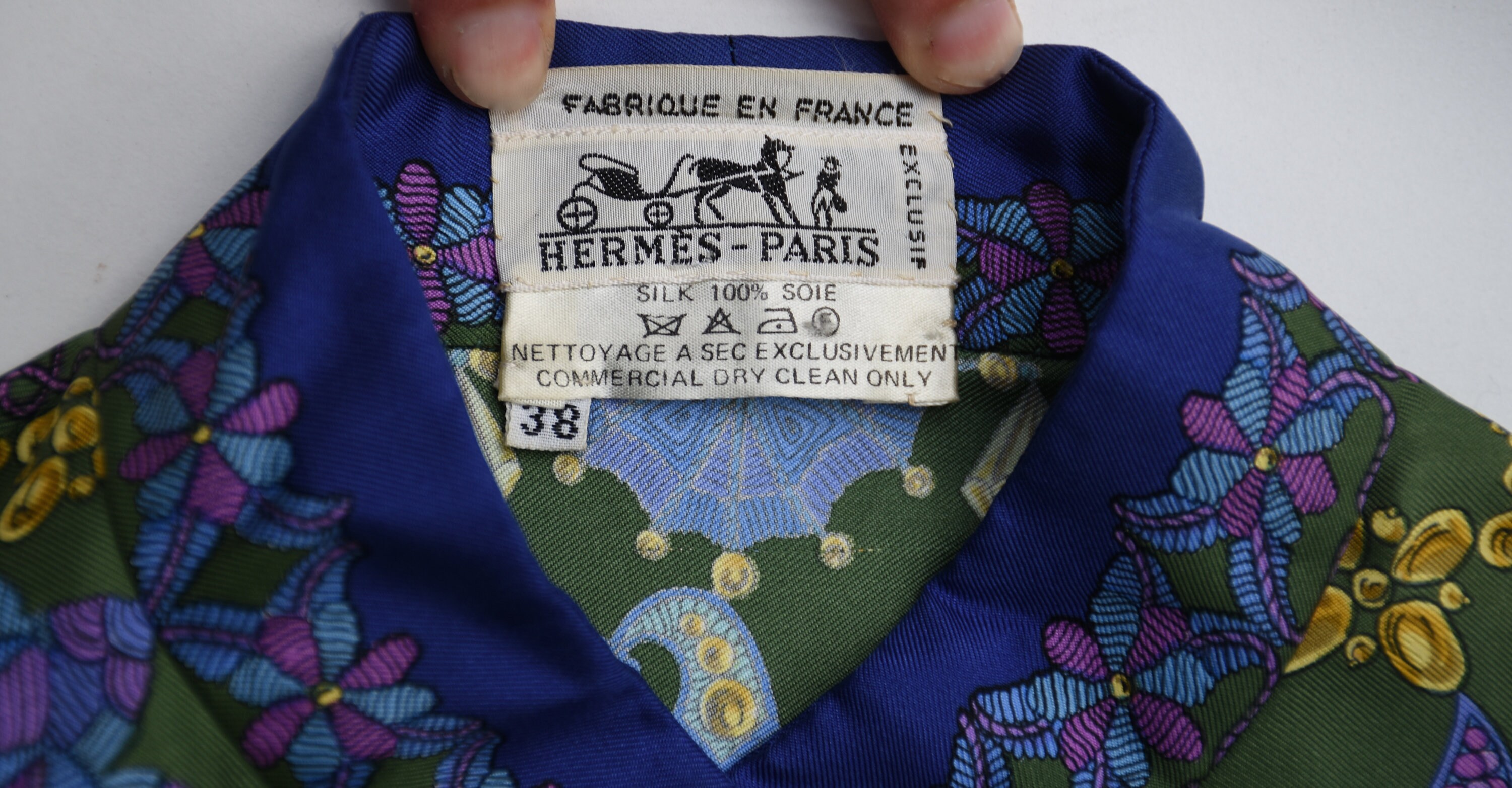 【HERMES】1990s All Pattern Silk L/S Shirt HERMES Silk Blouse - Size L, Collar Design, Elegant Luxury