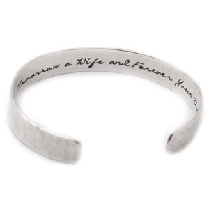 Mutter der Braut Geschenk personalisierte Sterling Silber Manschette Armband, Hochzeitsgeschenk für Mutter von Tochter, benutzerdefinierte Phrase 3/8 oder 1/2 i