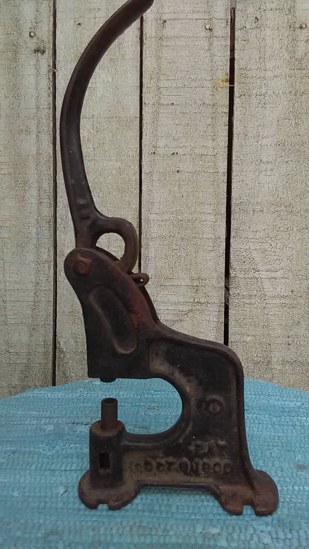 Arcade Hand Rivet Press Vintage Leather or Metal Craft Tool
