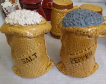 Vintage Japan Cermaic Burlap Sack Salt and Pepper Shaker Set Country Kitchen