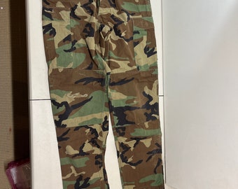 Vintage US Military Camo Cargo Pants Size Medium Long