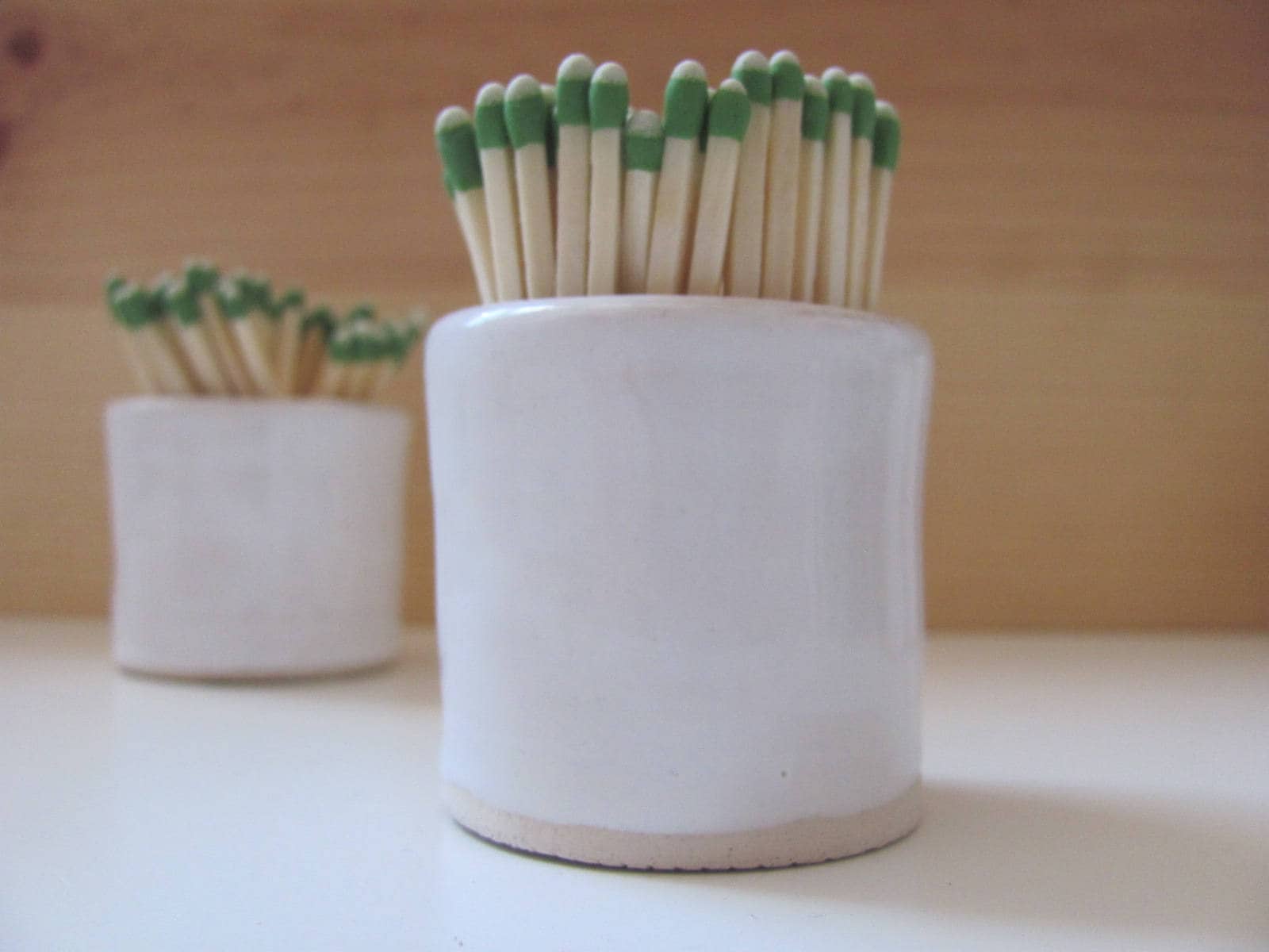 Match Striker - Blanc Porte-Allumettes en Céramique Fait à La Main avec Plaque de Frappe