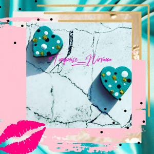 S-21: Pendientes de botón turquesa, dorado, negro y blanco