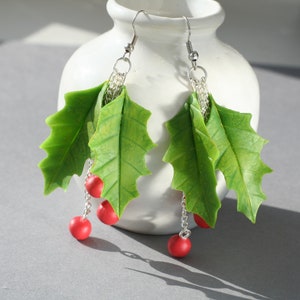 Clay Holly earrings, Christmas earrings holly, Holly jewelry, Christmas jewelry, Red berry jewelry, Unique Christmas gifts for her friend