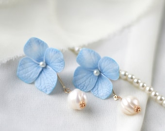 Pendientes de novia algo azul, pendientes de hortensia azul, pendientes de perlas de flores, pendientes de dama de honor azul, pendientes colgantes