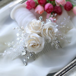 Silver Pearl headpiece with ivory rose flowers, Floral Wedding hair comb, Flower Bridal headpiece, Flower Bridal comb, Pearl hair comb