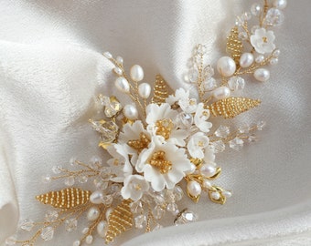 Gold Wedding headpiece with flowers, Flower Wedding hair comb, Gold Bridal flower hair comb