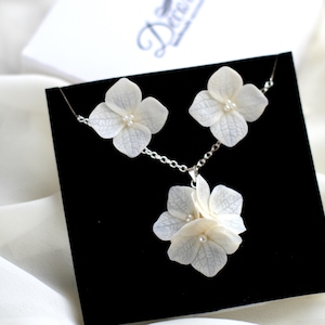 Ivory Hydrangea Bridal Jewelry Set: Handmade Polymer Clay Flower & Pearl
