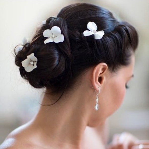 Clay White Hydrangea hair pins, Bridal Flower hair pins, White Wedding hair pins, Flower clip, Bridal hair accessories