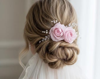 Blush Rose Braut Haarkamm: Handgefertigte Clay Blume & Perlenhaarkamm