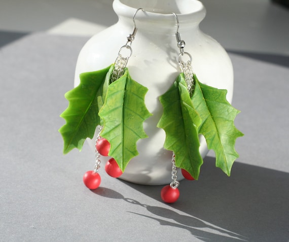 Clay Holly Earrings Christmas Earrings Holly Holly Jewelry Christmas Jewelry Red Berry Jewelry Unique Christmas Gifts for Her Friend Etsy UK