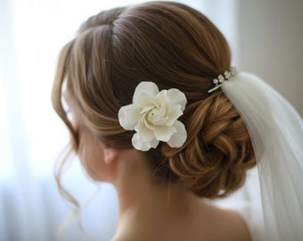 Horquillas nupciales con flores de gardenia: tocado nupcial floral de arcilla