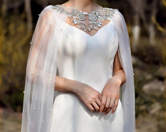 Cape de mariée en tulle avec perles et strass