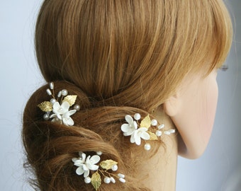 Gold Bridal hair pin Flower Wedding hair pin Flower Bridal hair pin Bridal headpiece Blossom hair pin Pearl hair pin