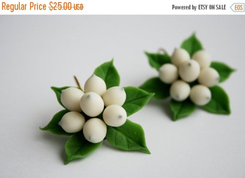 Floral earrings Woodland earrings, Mistletoe earrings Polymer clay earrings Berry jewelry Holiday jewelry Christmas earrings