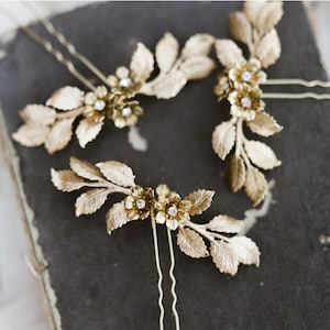 Gold Leaf Flower Hair Pin: Bridal Wedding Hair Accessory