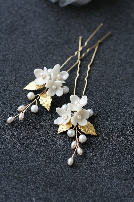 White Flower Bridal Hair Pins: Pearl & Gold Leaf Wedding  display picture 1