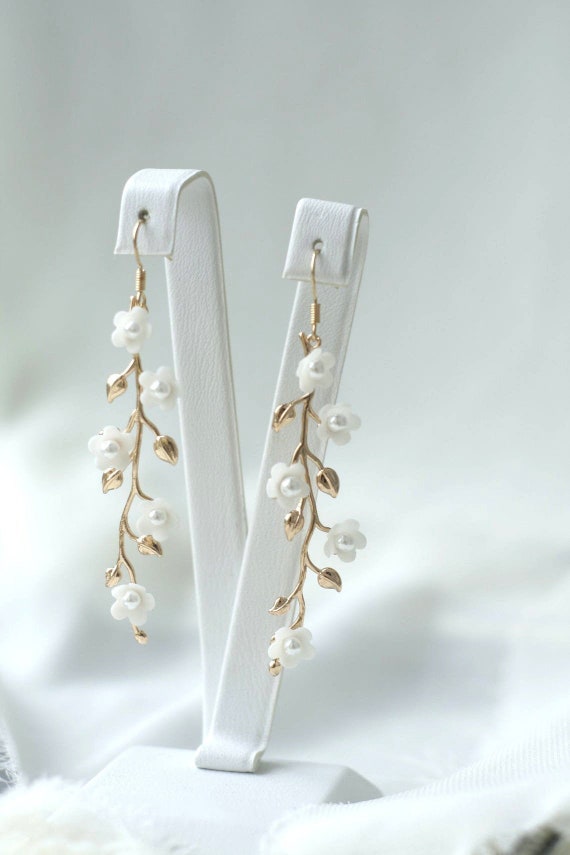 Floral branch earring Clearance