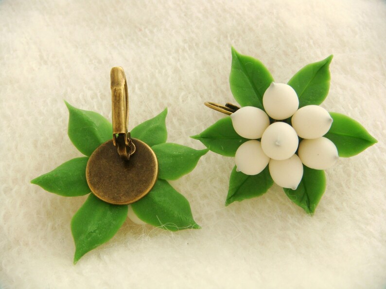 Floral earrings Woodland earrings, Mistletoe earrings Polymer clay earrings Berry jewelry Holiday jewelry Christmas earrings