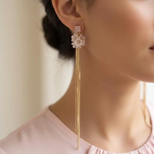 Orecchini da sposa con catena floreale in quarzo rosa: gioielli da sposa rosa placcati in oro 14K
