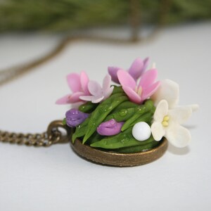 Floral necklace Flower necklace Mothers Day Gift for Women Polymer clay necklace Flower pendant Botanical pendant Gift For Her