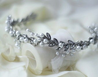 Antique Silver Leaf Wedding Crown: Pearl Bridal Headpiece