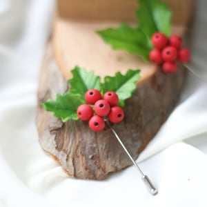 Christmas Holly Berries Brooch, Christmas Brooch, Christmas pins red berry, Holly pins, Christmas gift friend