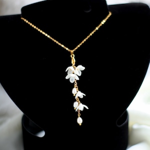 Collar nupcial floral blanco: Joyería nupcial de perlas y flores