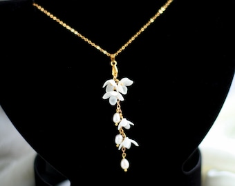 White Floral Bridal Necklace:  Flower Pearl Wedding Jewelry