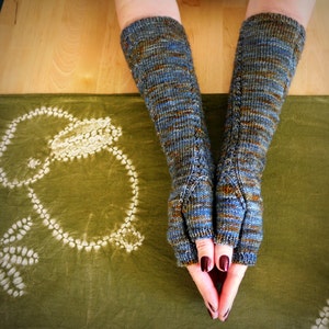 Labradorite Fingerless Gloves Hand Knitting Pattern (pdf download)