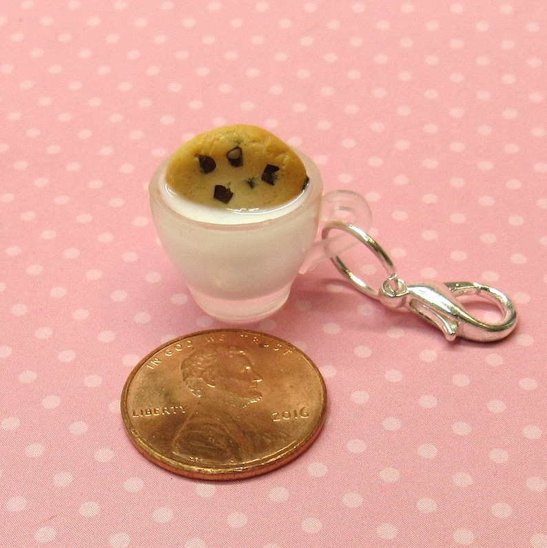 Stitch Marker Milk and Cookie Food Charm Gift for Knitter Progress Keeper Knitting Notion Mini Food Cookie Dunk Charm Food Jewelry
