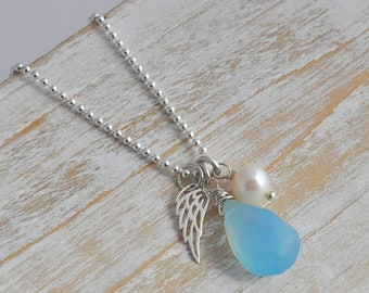 Blaue Chalzedon Halskette mit Flügel und Perle 925