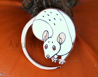 Round Albino Rat - hard enamel pin - Little Companion series (new version)